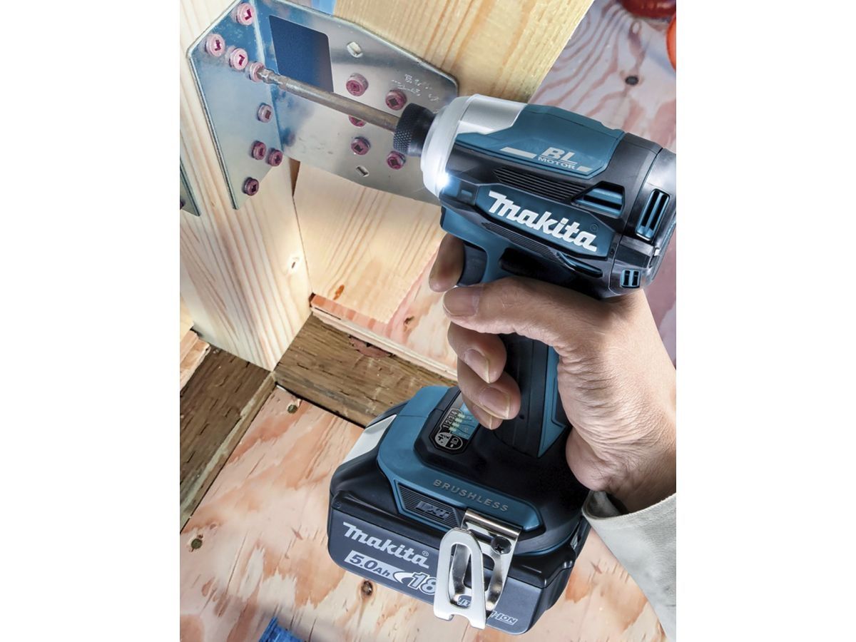 Шуруповерт ударный аккумуляторный MAKITA LXT DTD 172 RTJ MAKPAC (2 АКБ, 5 А-ч)