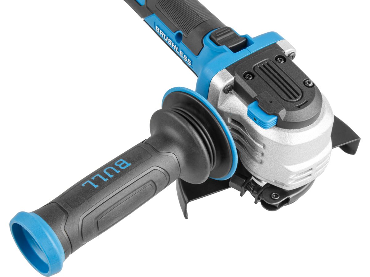 Шлифмашина угловая (болгарка) аккумуляторная BULL CSG 1812-1 SR Xcase XLTpro (2 АКБ,  6 А-ч)