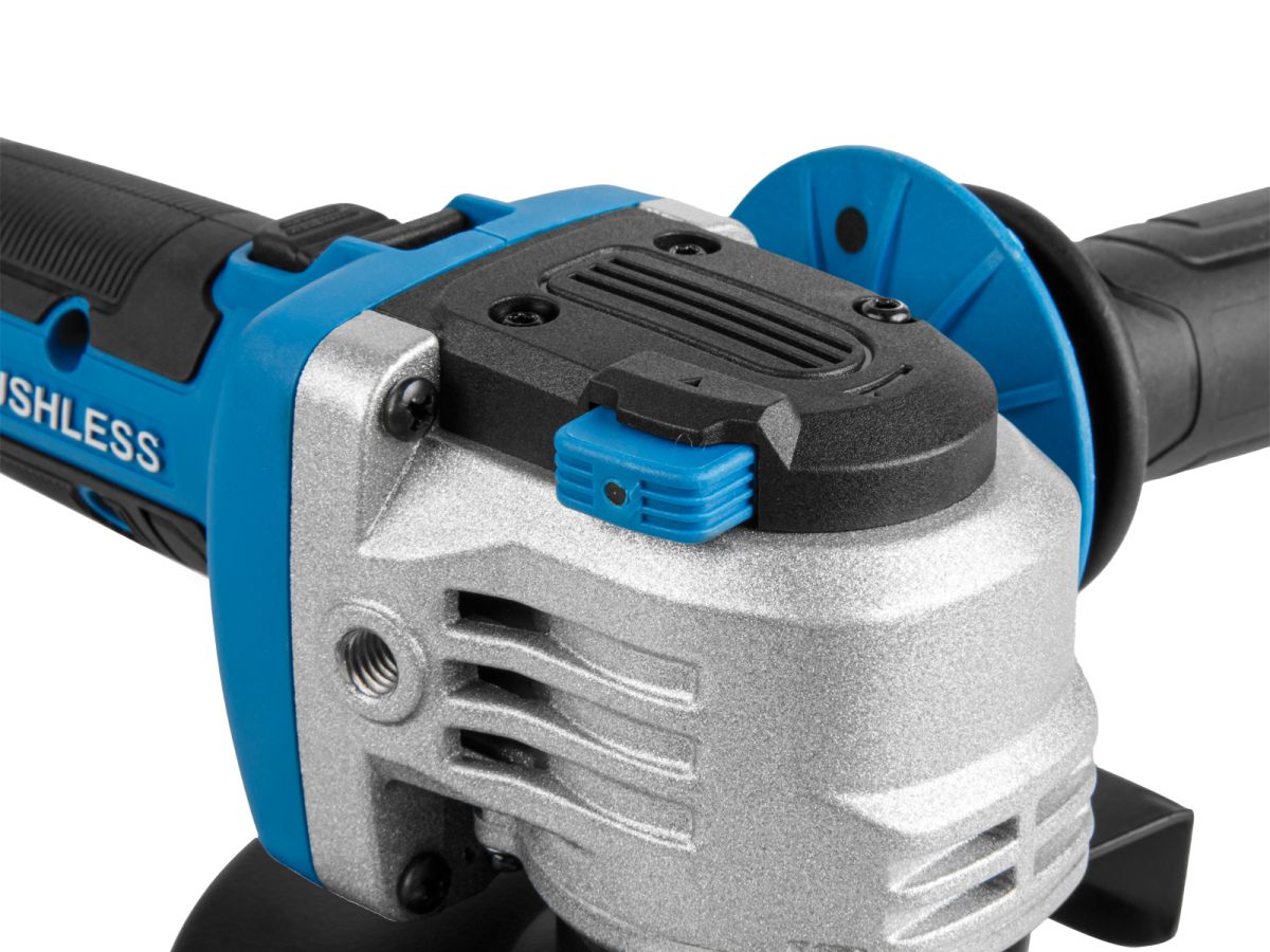 Шлифмашина угловая (болгарка) аккумуляторная BULL CSG 1812-1 SR Xcase XLTpro (2 АКБ,  6 А-ч)