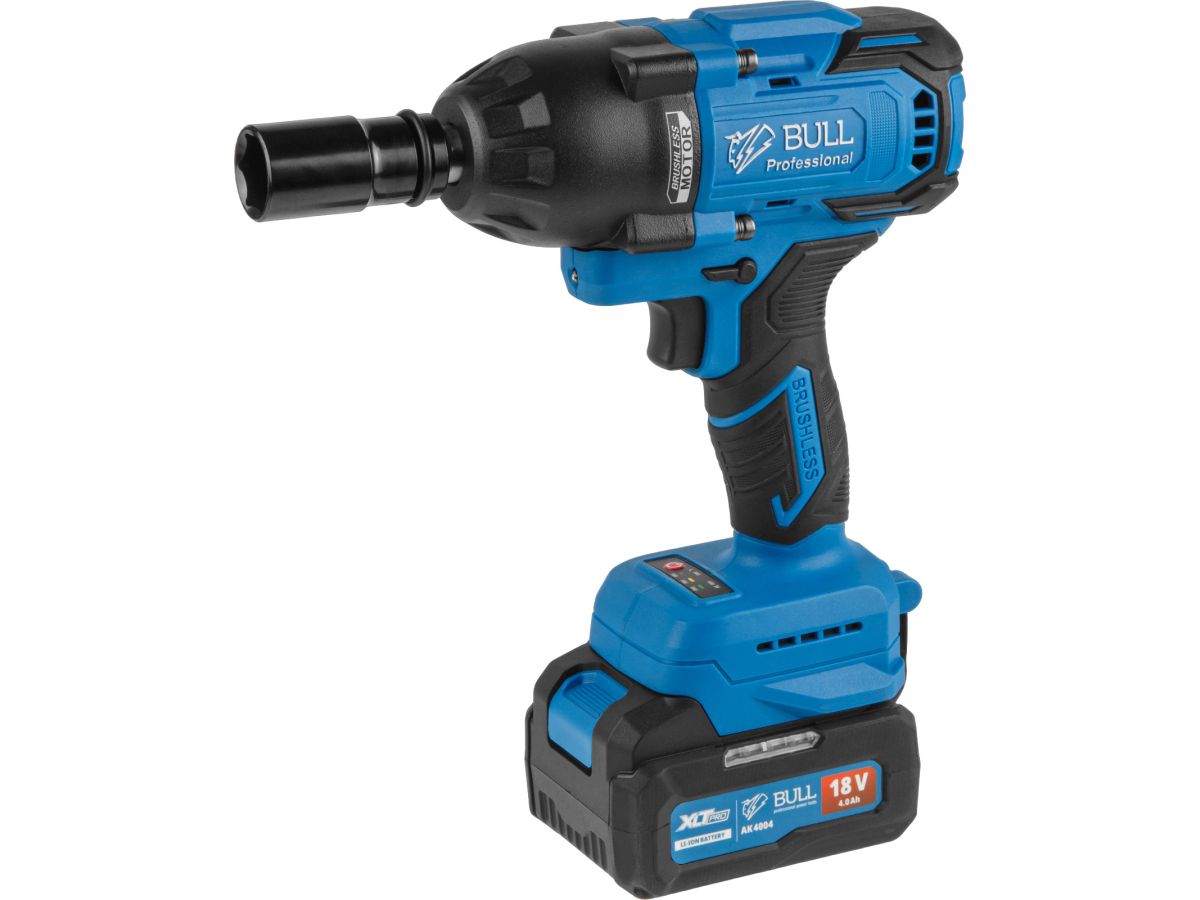 Гайковерт аккумуляторный ударный BULL SC 1807 Xcase XLTpro (2 АКБ, 4 А-ч)