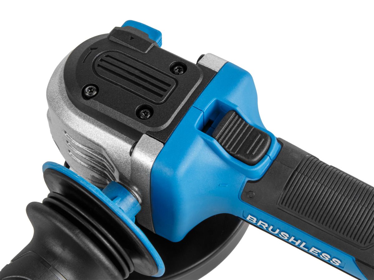 Шлифмашина угловая (болгарка) аккумуляторная BULL CSG 1812-1 SR Xcase XLTpro (2 АКБ,  6 А-ч)